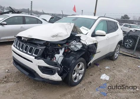2018 Jeep Compass Latitude 4X4 из США, поврежденный, VIN 3C4NJDBBXJT422936